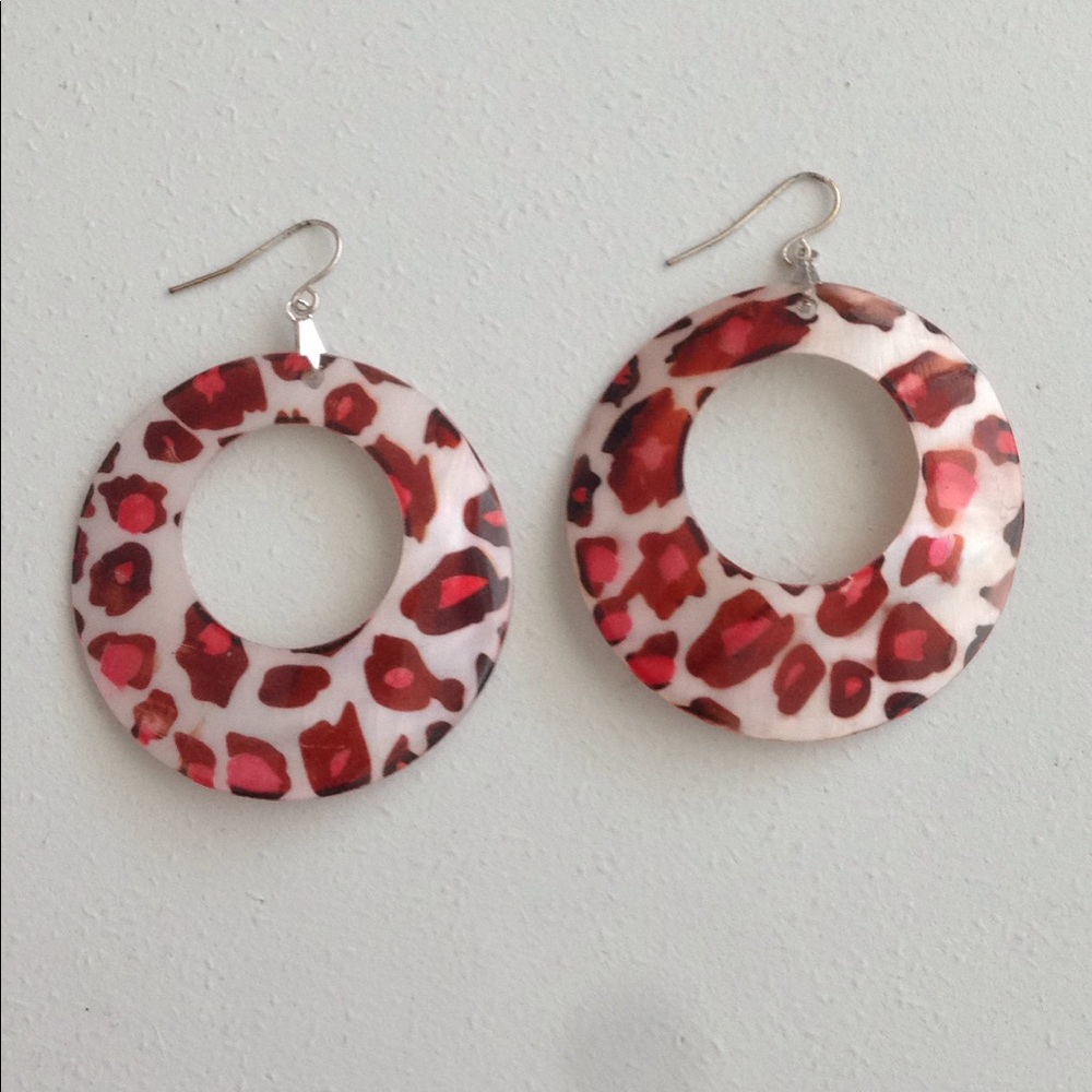 Earrings Leopard Pattern On Mother of Pearl Shell